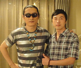 張勇與臺(tái)灣藝人黃安老師合影