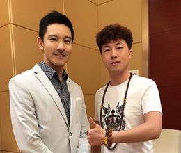 張勇與立威廉合影