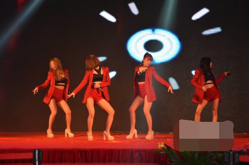 新城吾悅廣場封頂盛典閃耀啟幕 4X組合精彩助陣